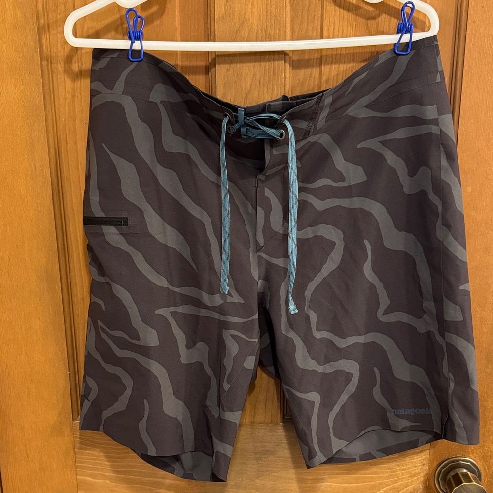 Patagonia Men's Black and Gray Patterned Board Shorts
